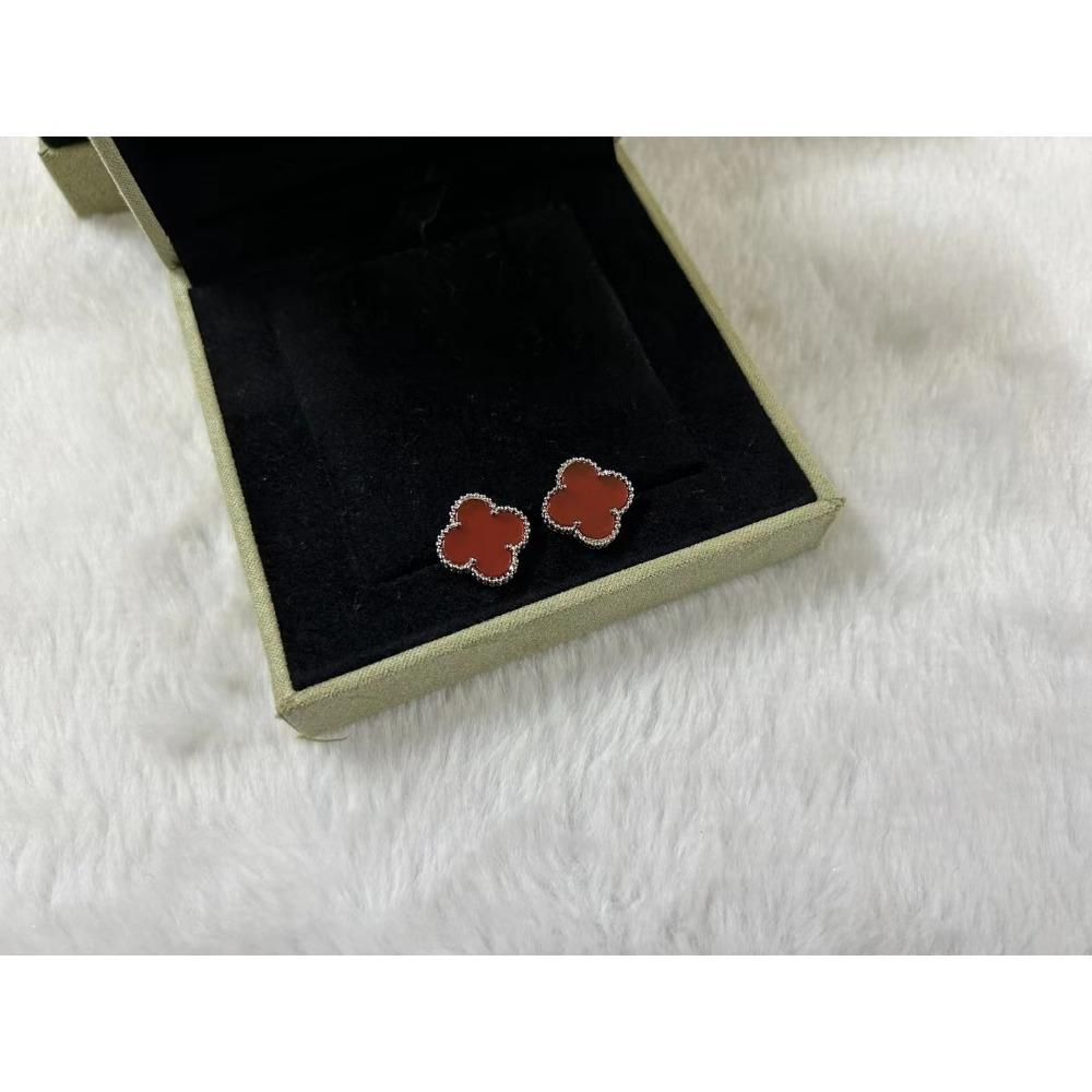 High Version Lucky Four-leaf Clover Earrings for Women 18K Fashion Light Luxury Natural White Mother-of-pearl Pair of Earrings