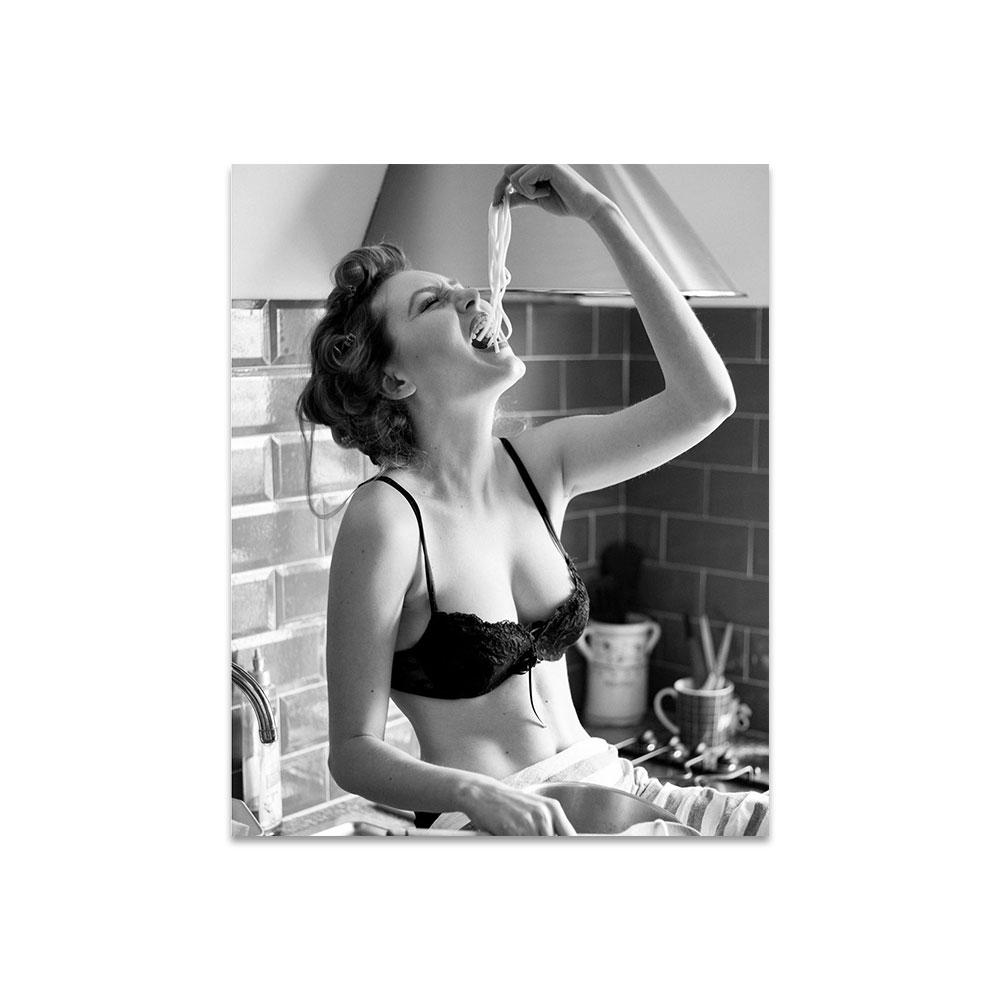 

Сексуальная женщина Портрет Искусство Печать на холсте Плакат «Непослушная девушка» Современный скандинавский холст Искусство Красота Настенная картина Картина Домашний бар Декор 20x30cm