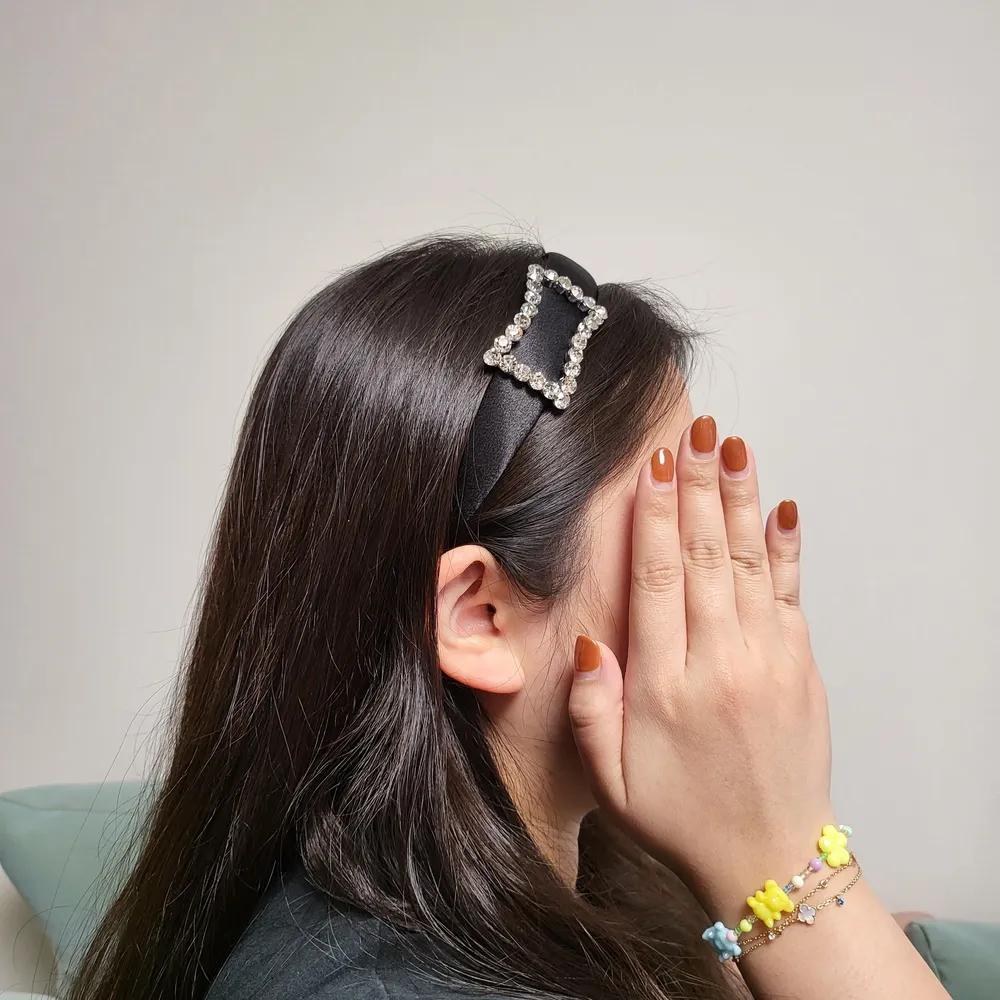 Handmade Giant Stone Point Cubic Headband 2. Ribbon