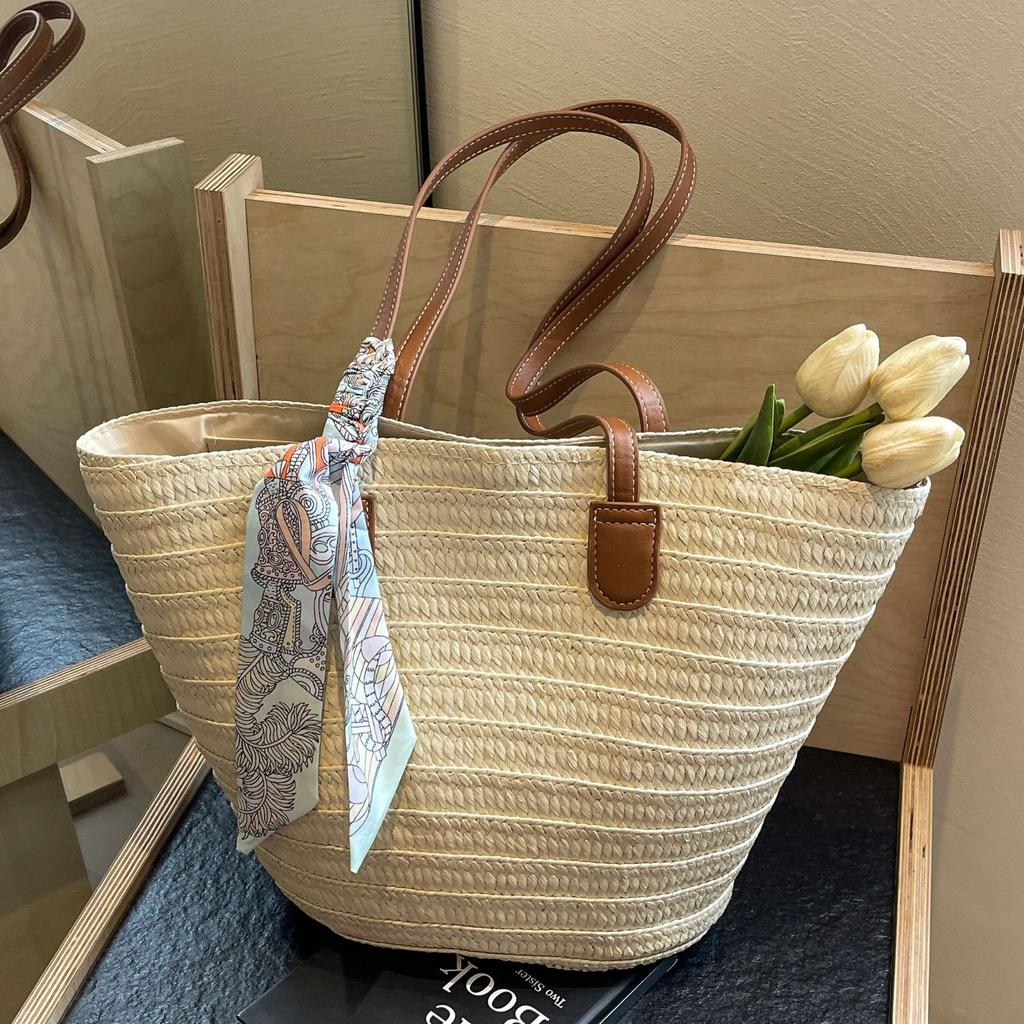 Straw Bag Women's Large Capacity 2025 New Vacation Beach Straw Bag Woven Commuter Bucket Bag Vegetable Basket Tote Bag