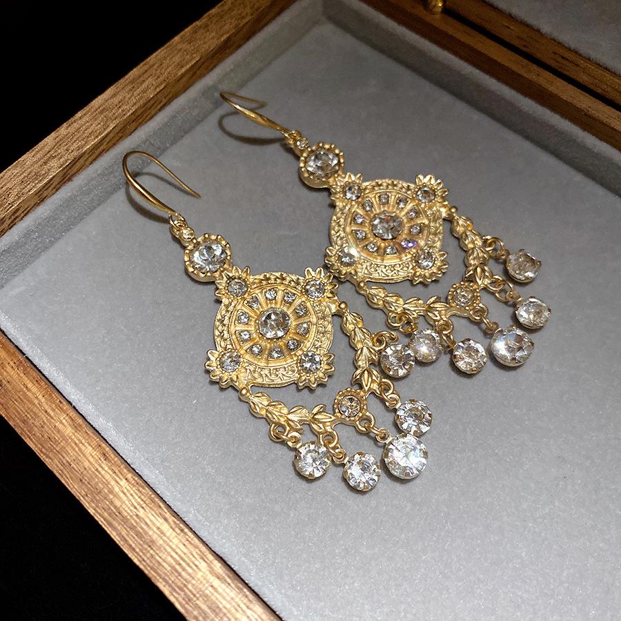 

Diamond-encrusted round wheat ear pendant, ear hook women s retro court style earrings, light luxury, high-end earrings, design sense niche