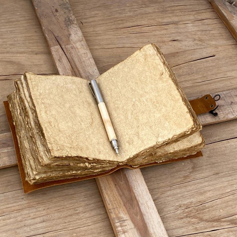 Handmade Vintage leather Journal - Blank Spell Book of Shadows, Grimoire Journal, Travel Writing Notebook, Deckle Edge Paper Lock Closure