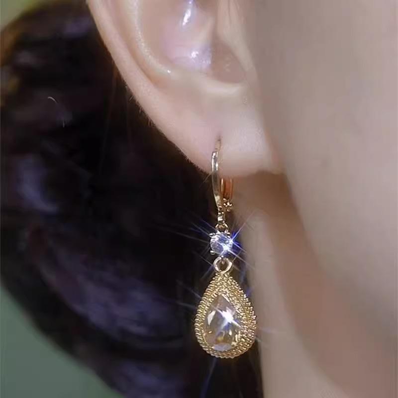 "2024 Trendiga Lila Kristall Vattendroppsörhängen": Chic, Unik och Elegant"