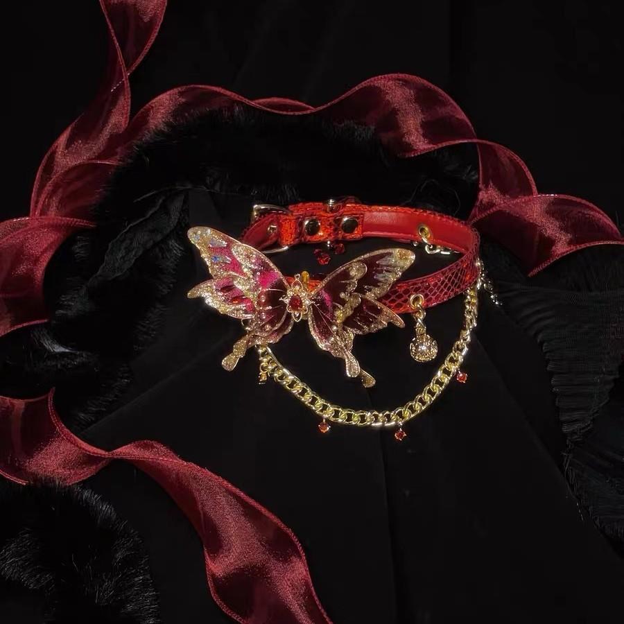 Meier Rote Nachtschmetterling Seifenflüssigkeit Schmetterling Persönlichkeit Handgefertigtes Halsband Choker Nische Schlangenhaut Laser Halsband Hals