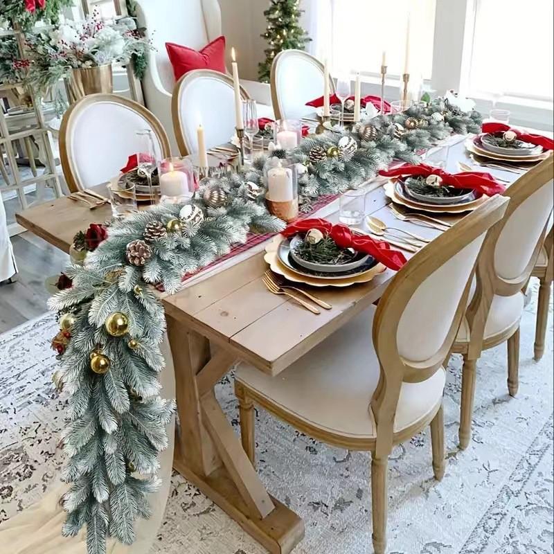 Simulated Green Pine Needle Rattan Vine, 2m Encrypted Plastic Christmas Decoration for Festive Atmosphere.