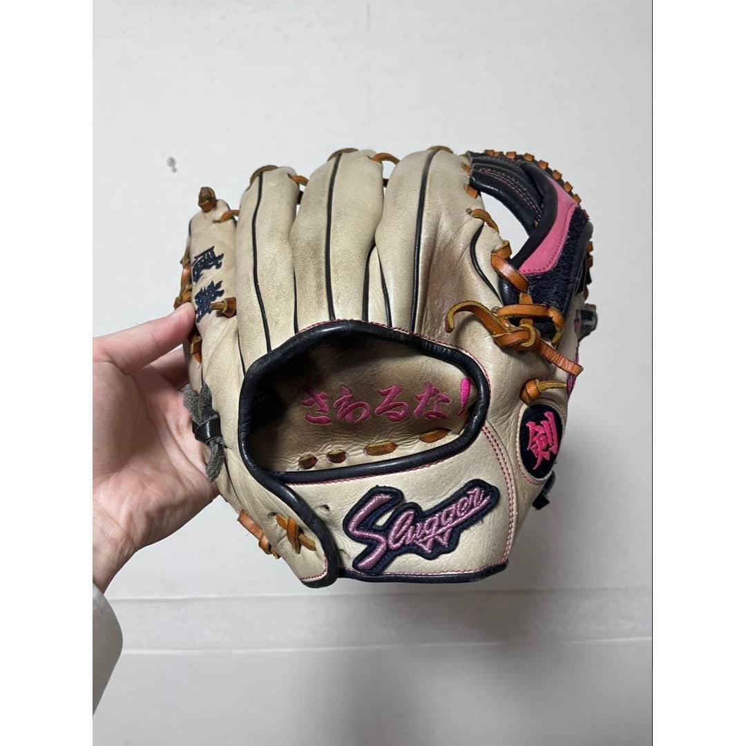 Used Kubota Slugger Infielder Custom Glove