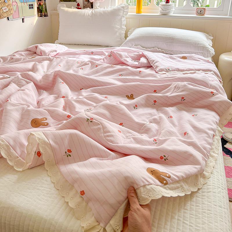A-class Washable Cotton Summer Quilt – Floral Lace, Super Soft, Ideal for Naked Sleeping, Machine Washable, Perfect for Air Conditioning.