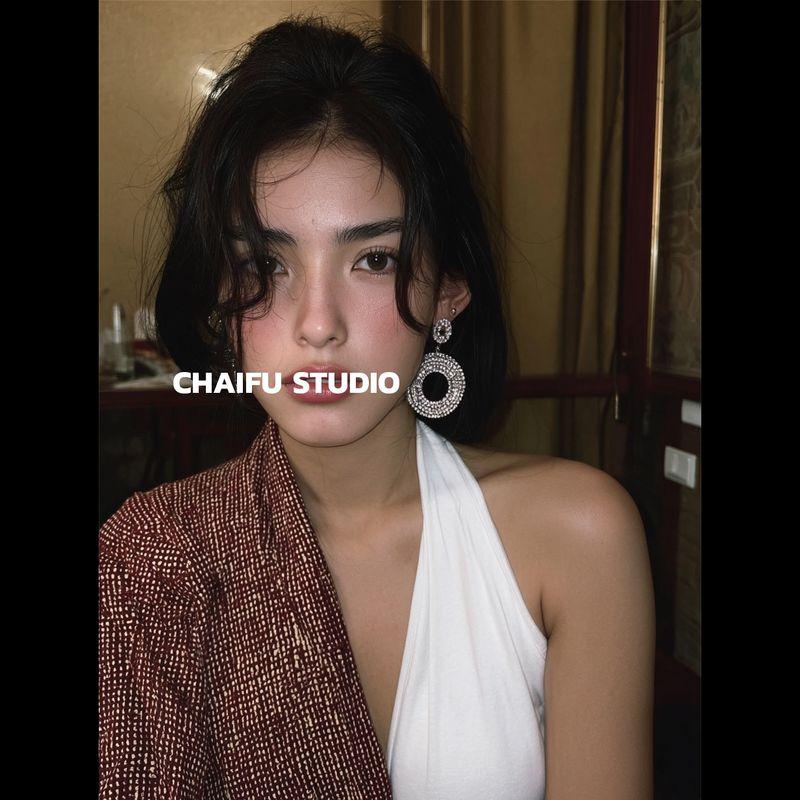 

Chaifu Studio/E536 European and American Luxury Evening Party Dazzling Rhinestone Earrings Exaggerated Large Hoop Elegant Earrings A Pair of Main Pictures