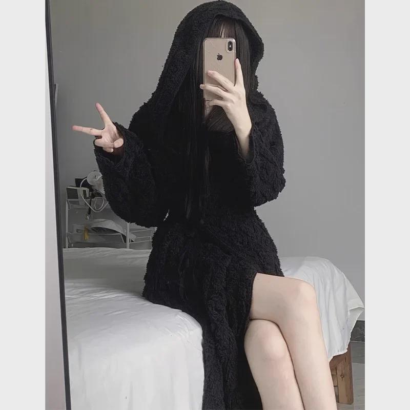 Dámská flanelová noční košile s kapucí - Černá, silný teplý korálový fleece, velká velikost