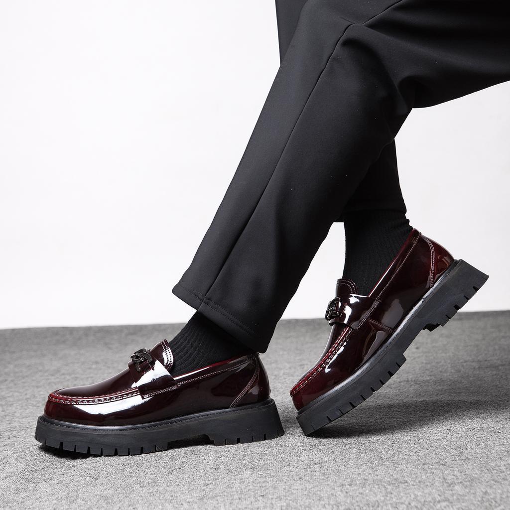 Nuove Scarpe con Plateau Mocassini Uomo Suola Spessa Scarpa da Matrimonio Superficie Nera Lucida Scarpe da Affari Slip-on Pelle Aumentare Scarpa Casual