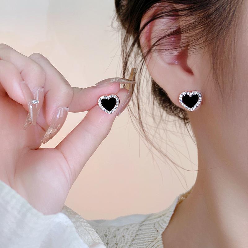 S925 Silver Needle Minimalist Black Stud Earrings: Versatile and Fashionable Niche Jewelry for Women