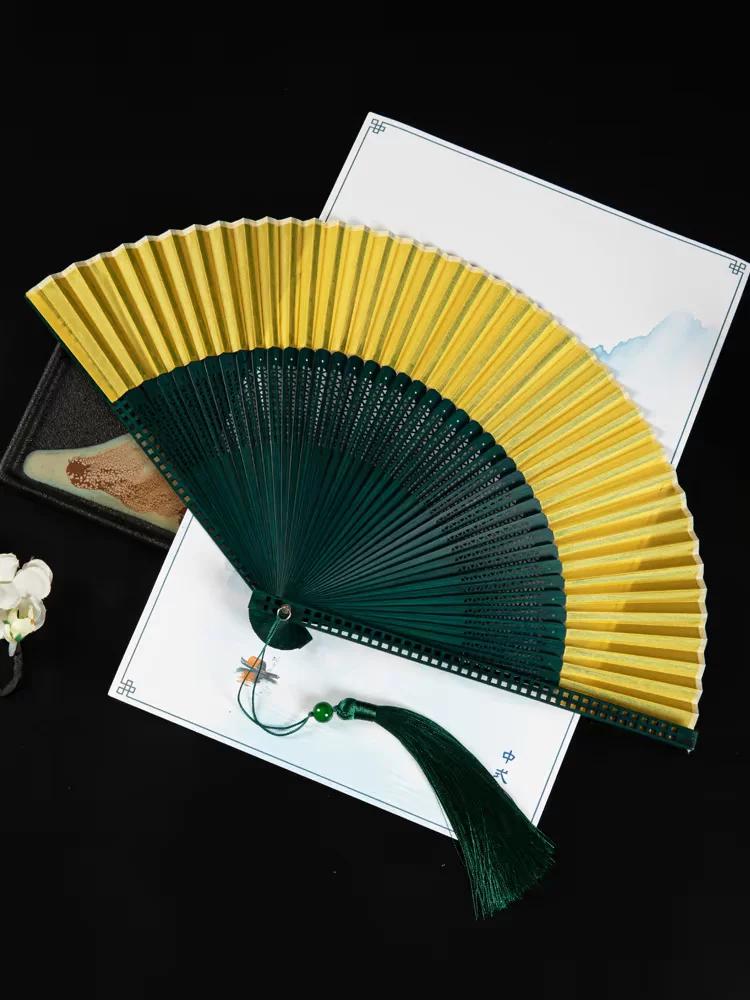 Neuer Faltfächer im chinesischen Stil, Suzhou-Fächer, Tragbarer Hohlbambusfächer im chinesischen Stil, Qipao, Hanfu, Antikes Kostüm, Fächer für Damen-Hauskleid