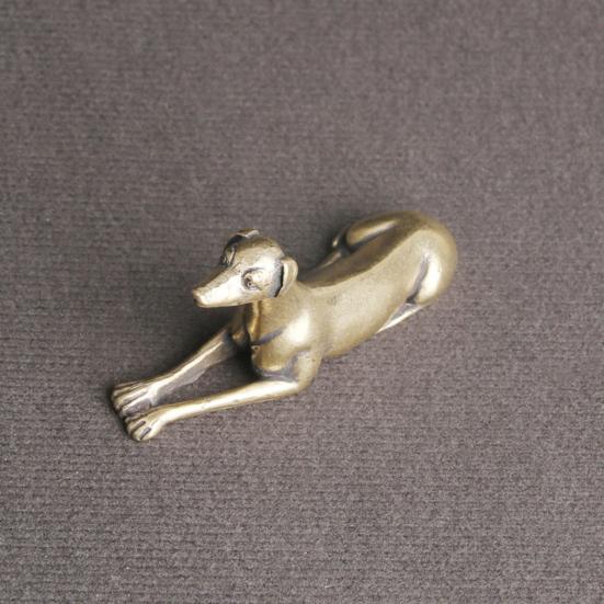 Små messingstatuer Vintage Prosperity Naturtro Hund Zodiac Tea Pet Paperweight Hound Desktop Ornament
