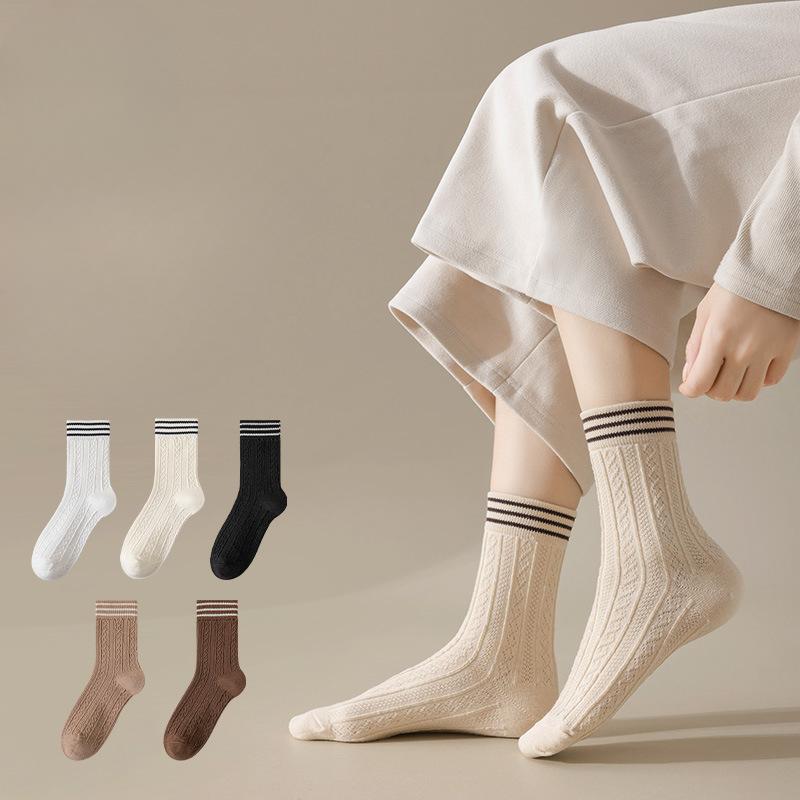 Female Autumn and Winter New Twist Stripes All Kinds of Warm Sweat Absorbing Breathable Boneless Tube Socks