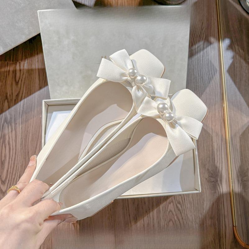 Quadratische Zehenpartie Schmetterlingsknoten Einzelne Schuhe Damen Blockabsatz Temperament Nicht müde Füße Kleine High Heels