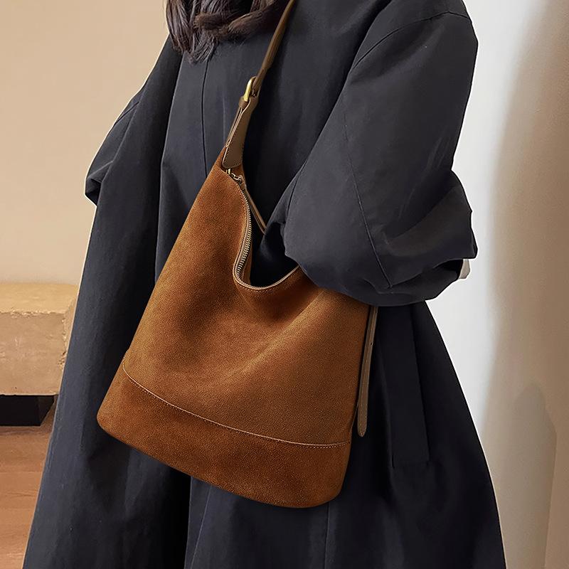 Bags Women's New Women's Bags Autumn and Winter Leather Shoulder Underarm Bags Maillard Fashion Commuter Bucket Bags