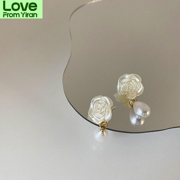 Retro Pearl Flower Earrings Women 'S Jewelry All Match Elegant Look Temperament Bridal Pendant Present Gift Idea AccessoriesVintage Pendant