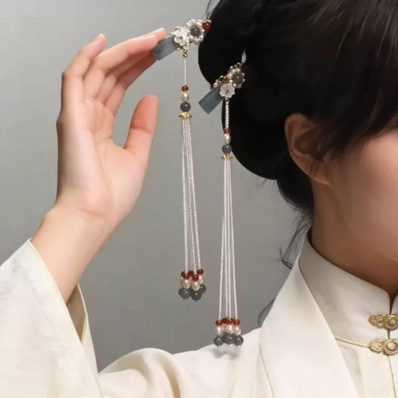Vintage Flower Tassel Hairpin Women Elegant Beaded Long Hair Stick Classical Exquisite Daily Wedding Hanfu Hair Accessories Gift