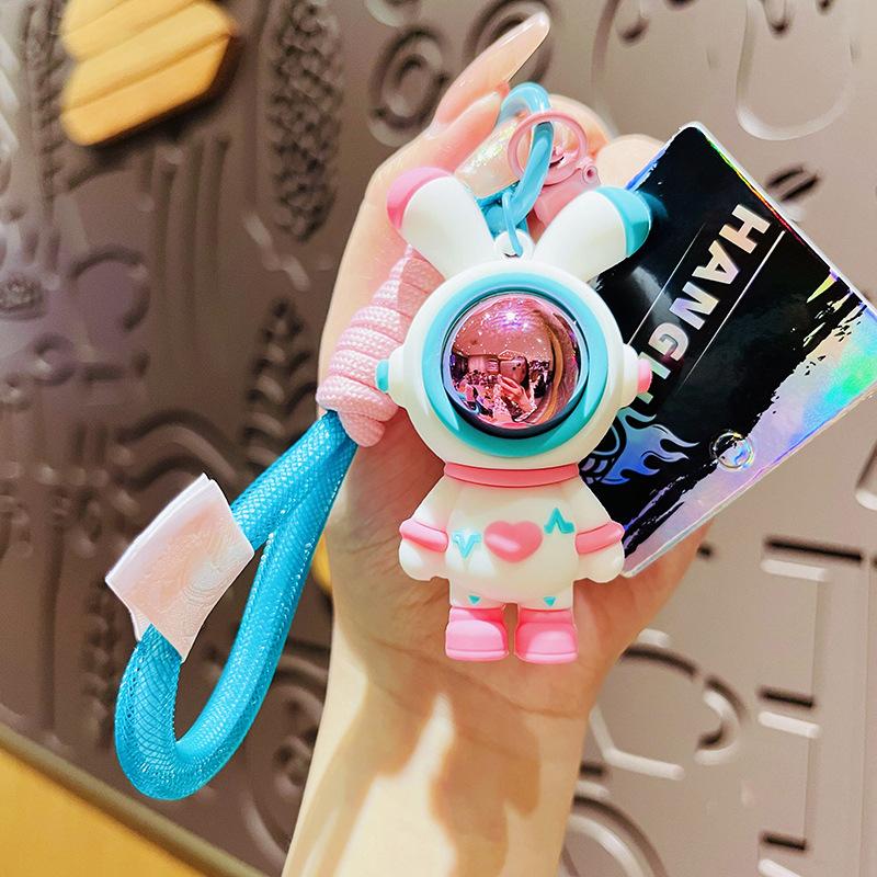 Love Lightning Rabbit Keychain Astronaut Creative Fashion Keychain Delicate Pendant Bag Small Gifts