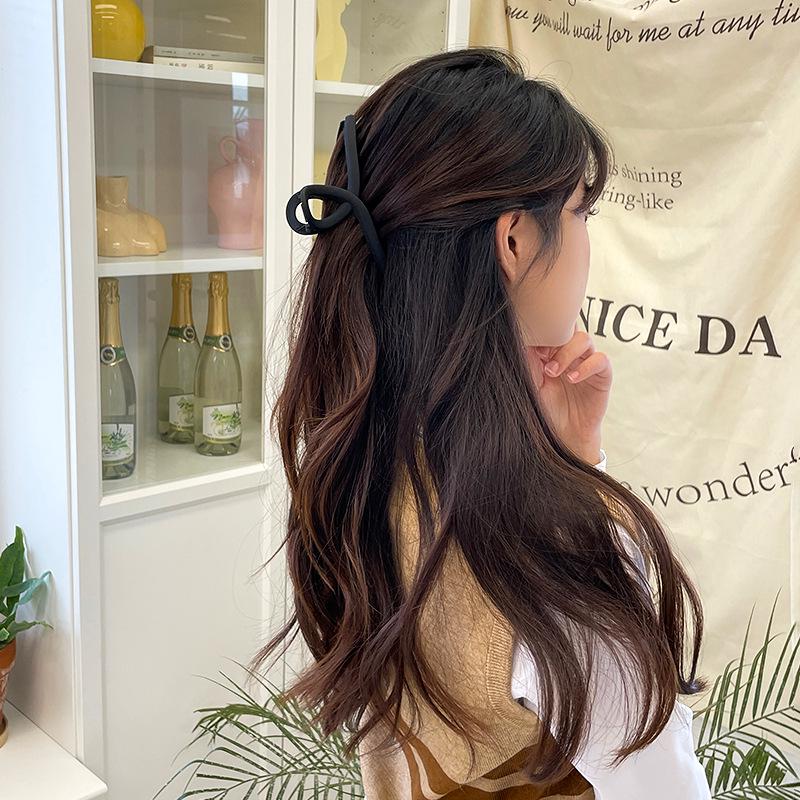 Large 13cm Matte Shark Hair Clip: Korean Style Celebrity-Inspired Ponytail Accessory