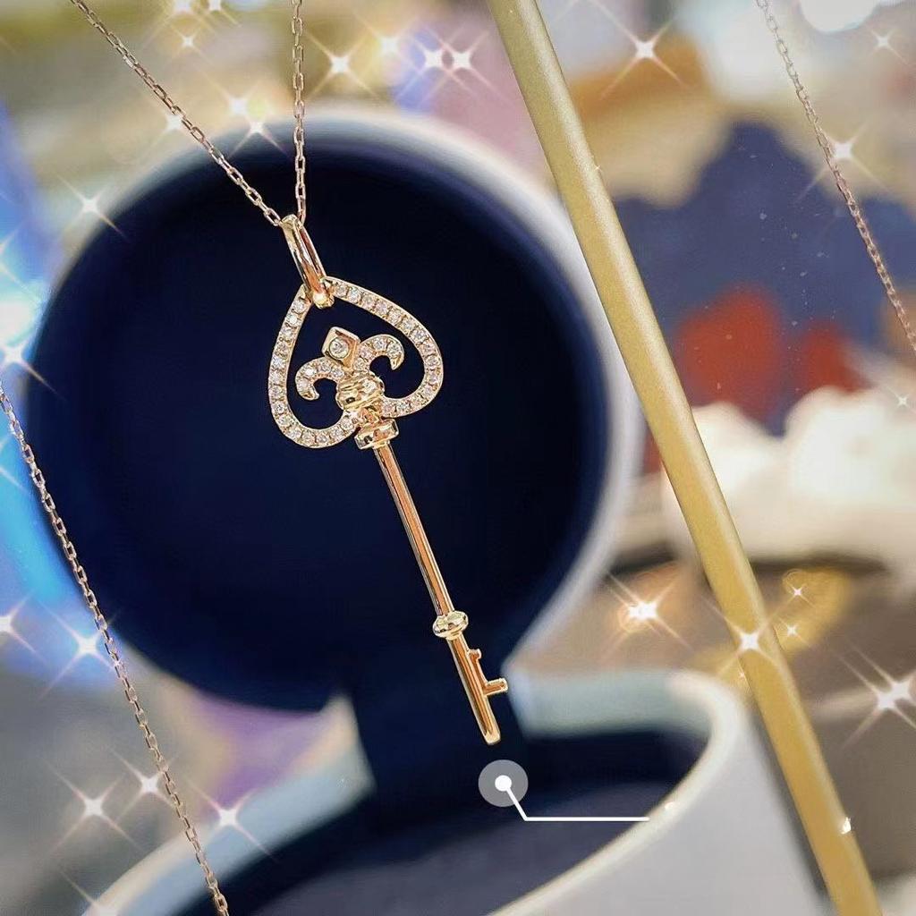 Necklace Korean Version of Girls' Micro-inlaid Zircon Necklace Fashion Key Clavicle Chain Women's Jewelry