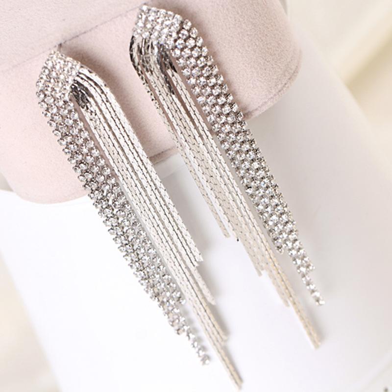 Now Simple and Elegant Tassel Stud Earrings European American Hot E097