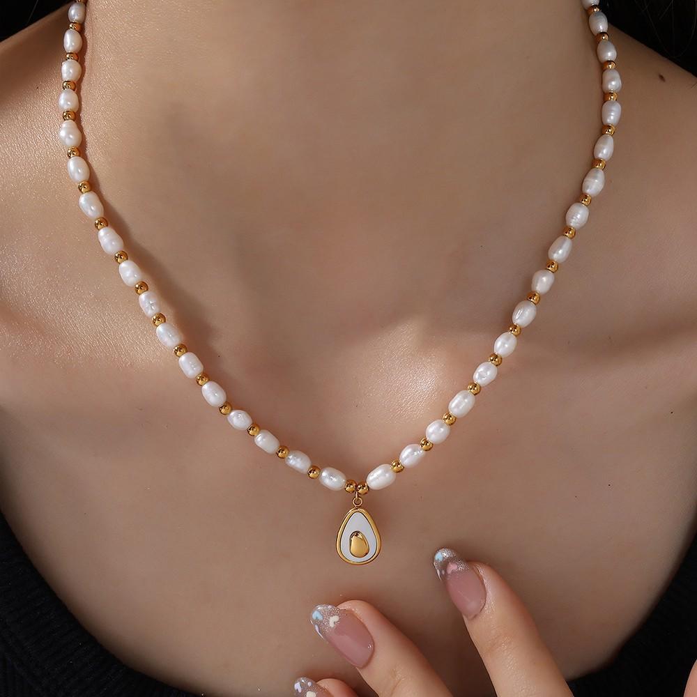 Non-beaded Freshwater Pearl Pendant Necklace Stainless Steel Gold-plated Necklace Light Luxury Jewelry