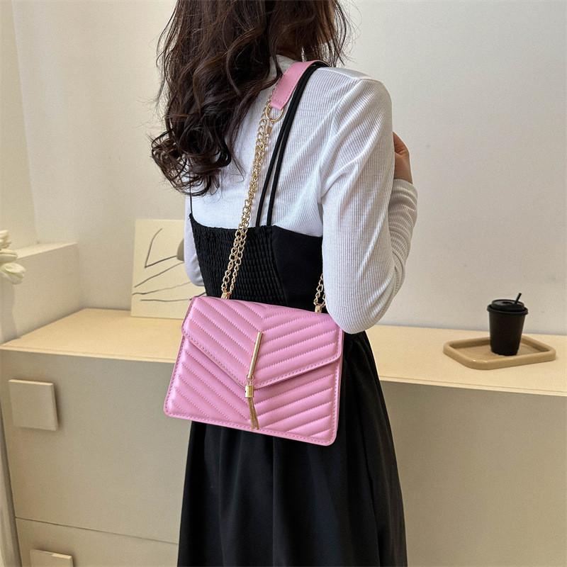 Fashionable Chain Strap Small Square Bag For Women Stylish Simple Design Casual Everyday Use