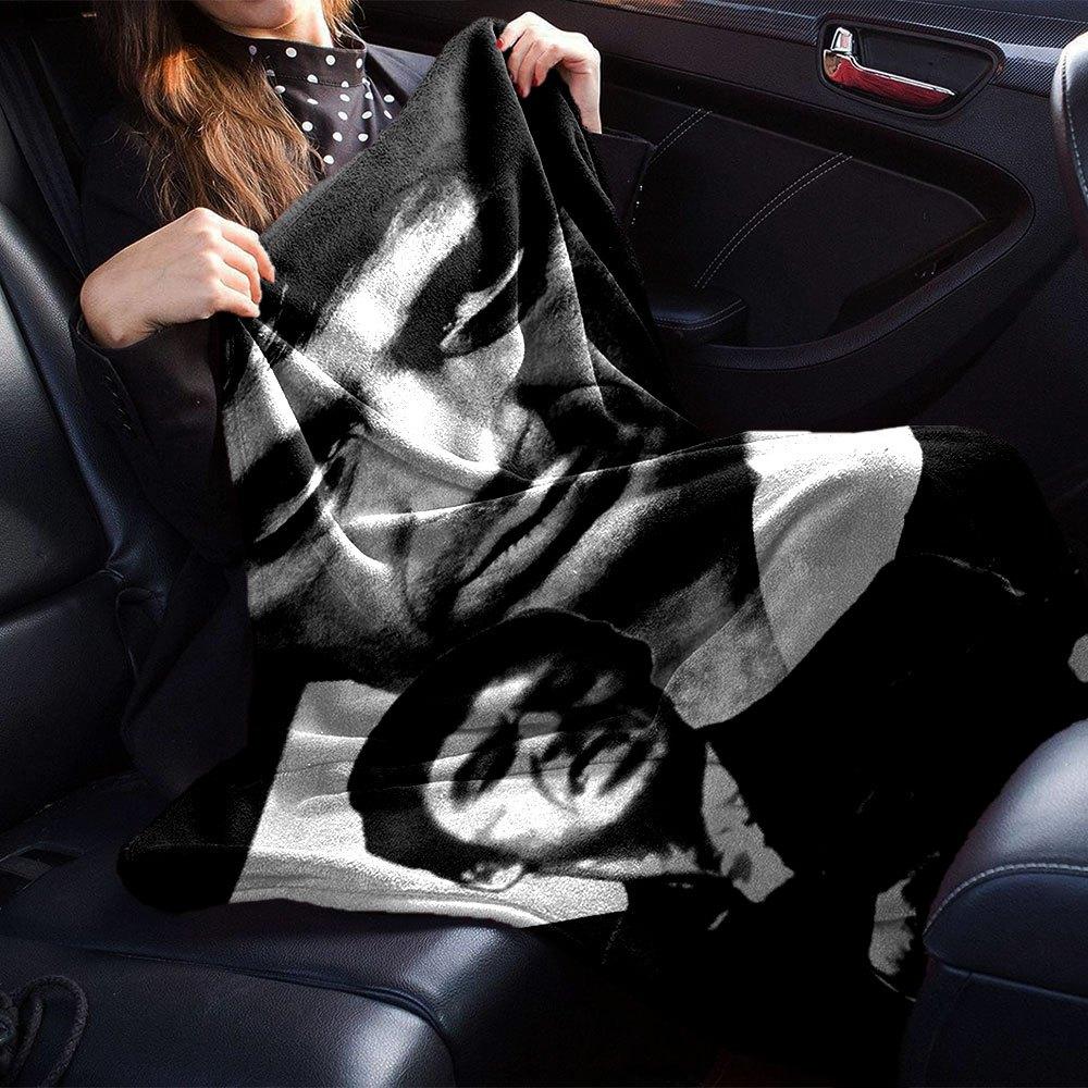 1pc Scarface-Inspired Flannel Blanket - Soft Cozy All-Season Throw for Bedroom, Sofa, Camping, Travel - Perfect Gift for Movie FansB30