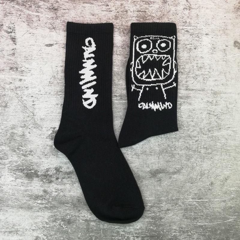 Trendy Korean-Style Men's Mid-Calf Sports Socks for Hip-Hop, Skateboarding, and Basketball