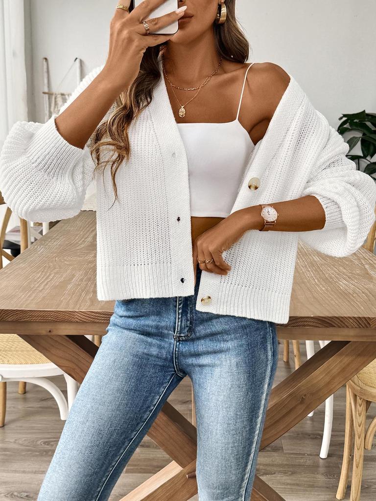 Damski jesienno-zimowy krótki sweter rozpinany na guziki M689