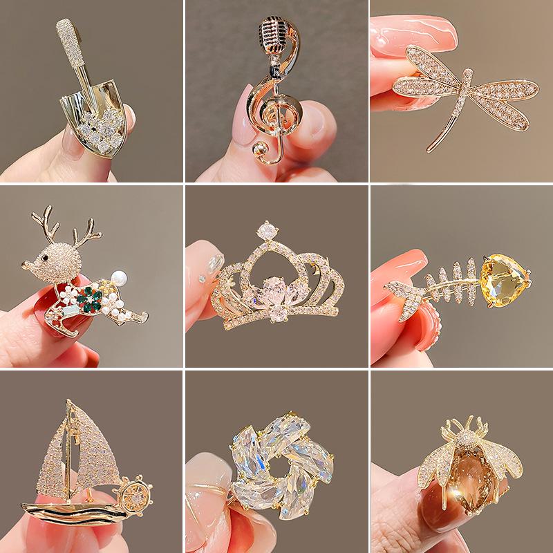 Elegant Butterfly Brooch: Luxurious Suit Accessory & Stylish Corsage for Women