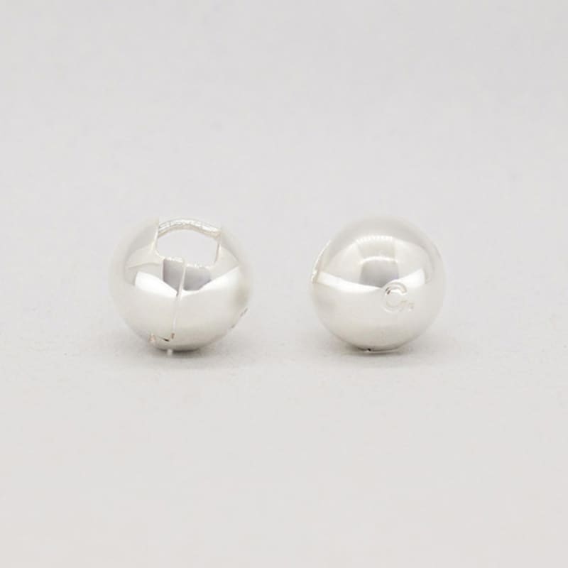 COLLECT SYNERGY c. engraved ball earrings