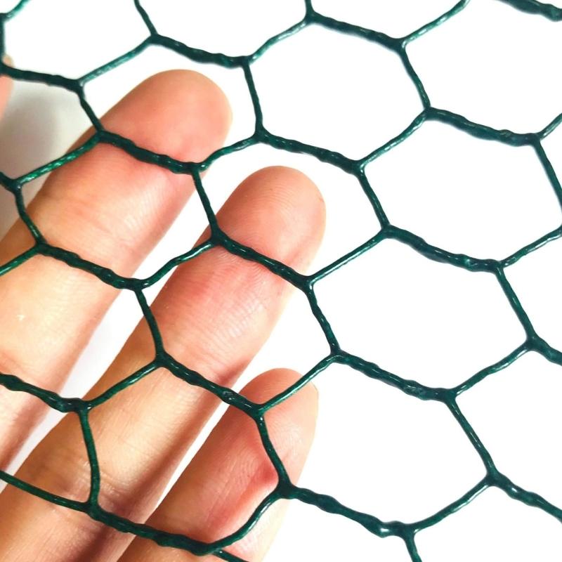 Lightweight Green Coated Galvanized Wire Mesh Flexible Cuttable for Easy DIY Plant Trellis & Vegetable Garden Protection
