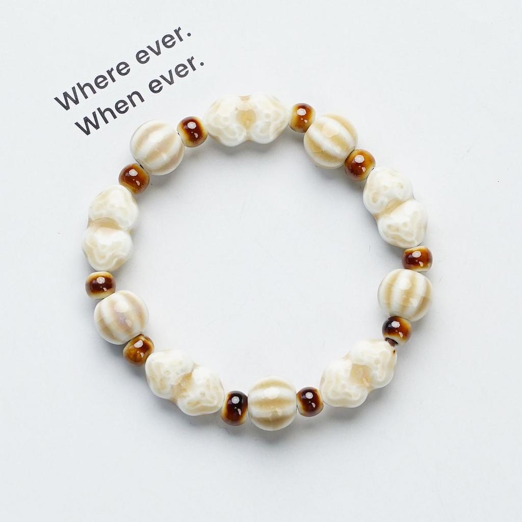 The new ceramic beaded bracelet is a small fresh live broadcast, and the manufacturer travels in summer.