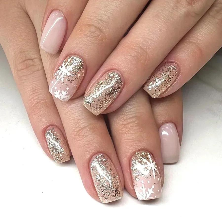 BEPAN 24Pcs Green Santa Press On Nails Short Glossy Square Full Cover Fake Nail Tips Christmas Tree with Glitter False Nail Festival