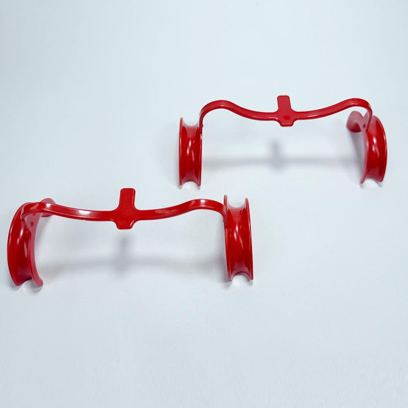 Ortodontický ústní rozvěrač ve tvaru mašle typu M pro dospělé pro ústní hygienu