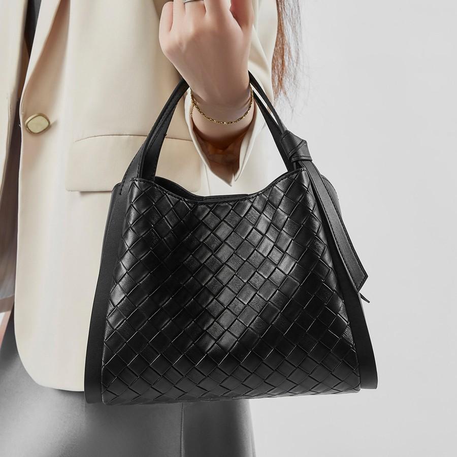 Summer Niche New Women's Bag High-End Leather Casual Fashion Single Shoulder Crossbody Genuine Leather Embossed Basket Bag