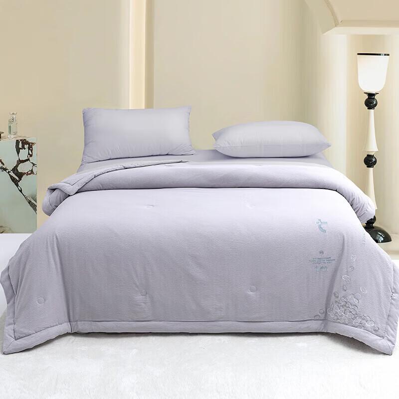 

Hongxiu Shifang Traditional Embroidered Washed Quilt