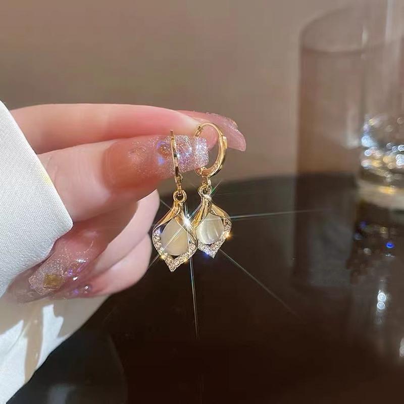 S925 Silver Teardrop Pearl Zircon Stud Earrings: Elegant Women's Fashion