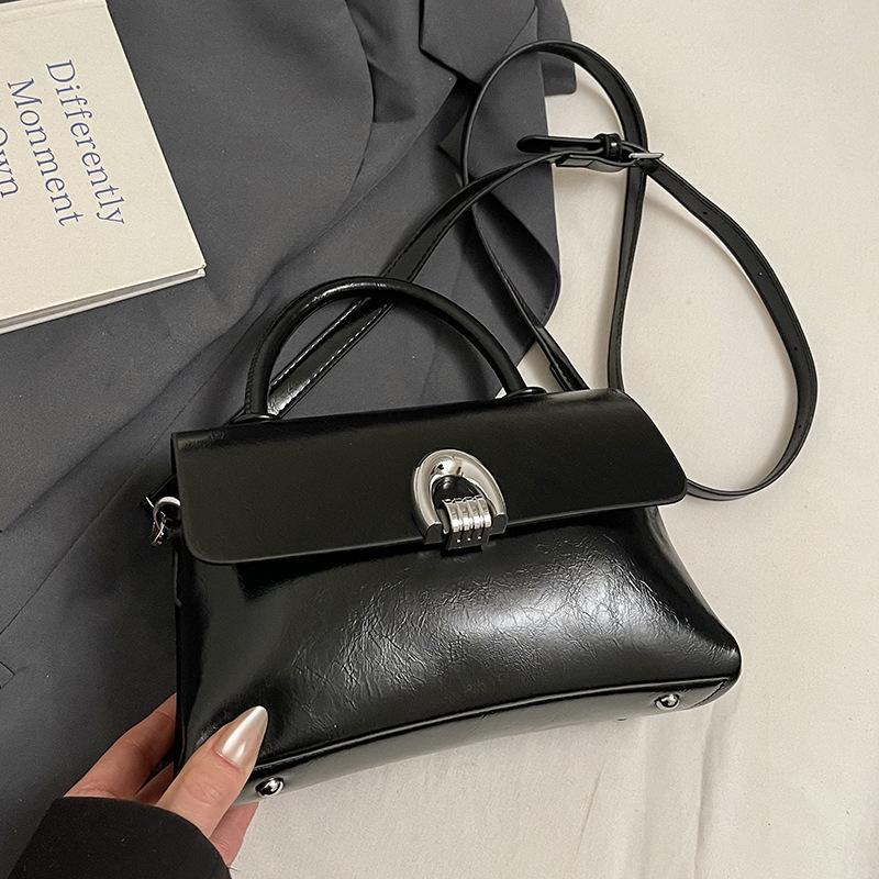 2025 new ins simple oil wax leather solid color portable small square bag femininity versatile commuter style messenger bag bag
