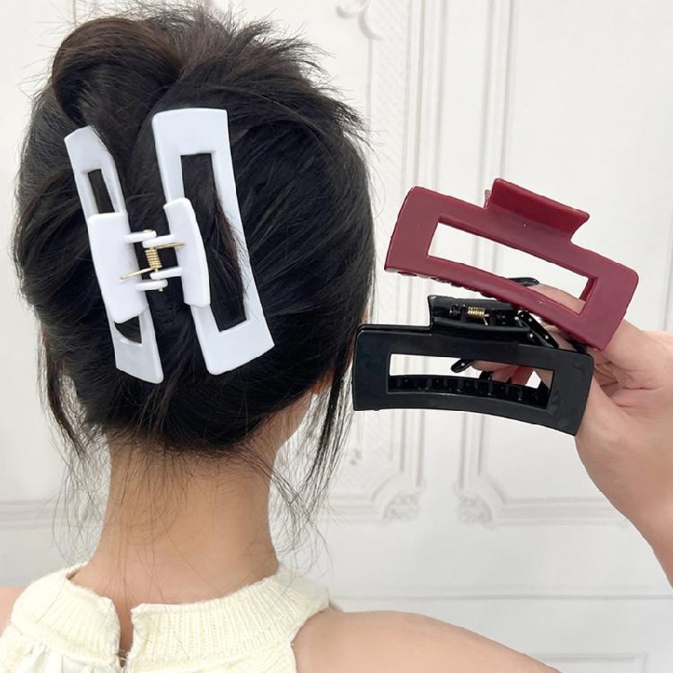 Soft Touch Silicone Hair Claw Clip Gentle On Scalp No Pulling Or Snagging Reliable Hold For Workouts And Daily Use