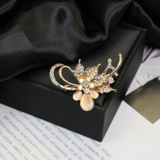 Brooch Retro Style Flower Plant Design Suit Lapel Pin with Faux Opal Inlaid Sweaters Collars Hats Bags Coats Scarves Badge Outfit Accessory