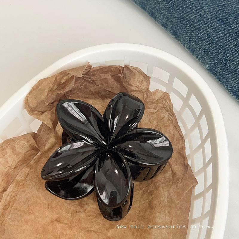 1/2 Pcs Flower Hair Clips Simple Shiny Egg Flower Hair Claws Frangipani Hair Clip for Women Girl Summer Beach Travel Accessories