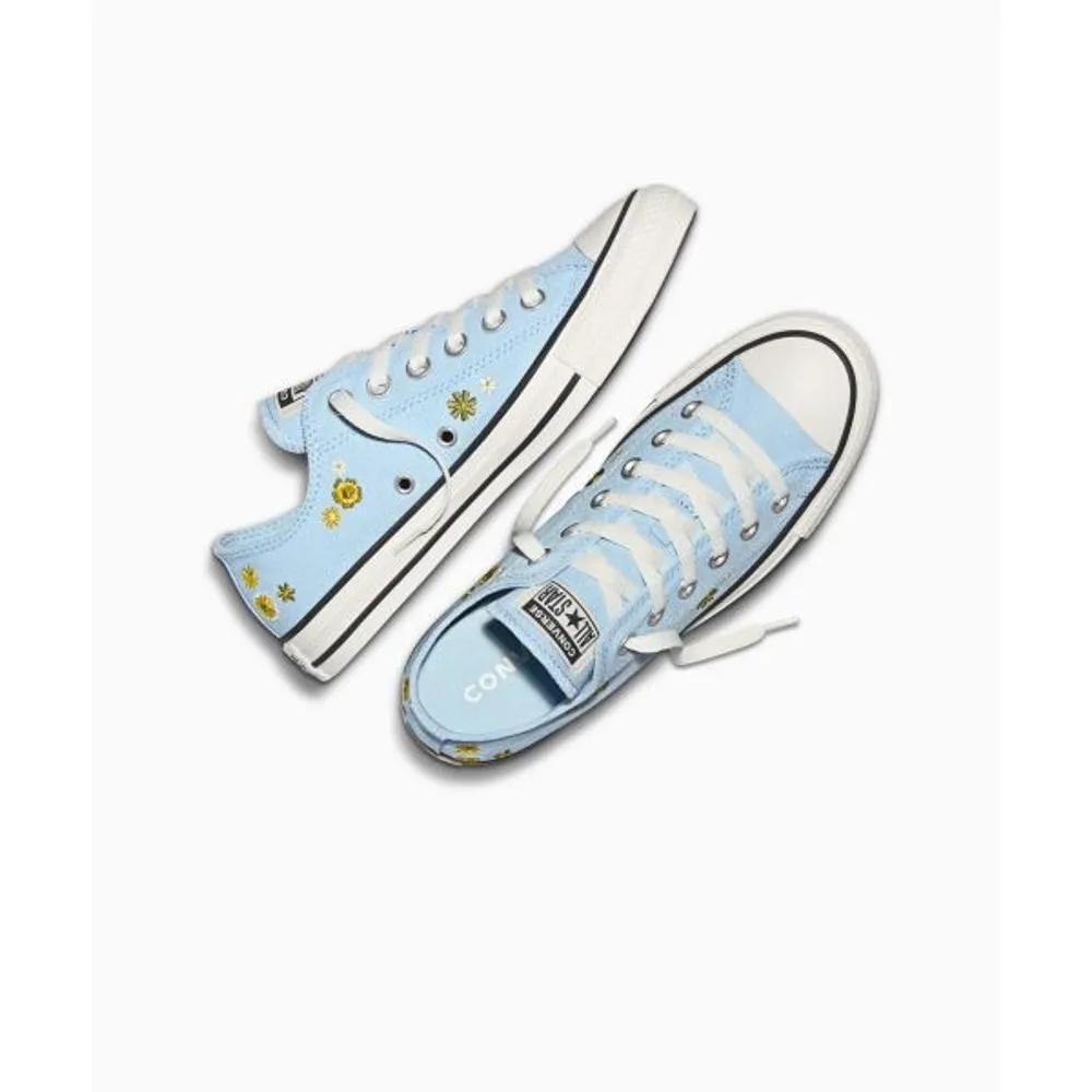 Converse Chuck Taylor All Star Embroidered Floral Clear Skies A16905C Sneakers 220
