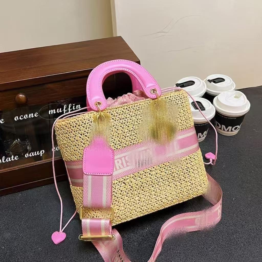 

bags2025 women s bag new straw bag women s summer messenger high-end versatile handbag Small рожевий