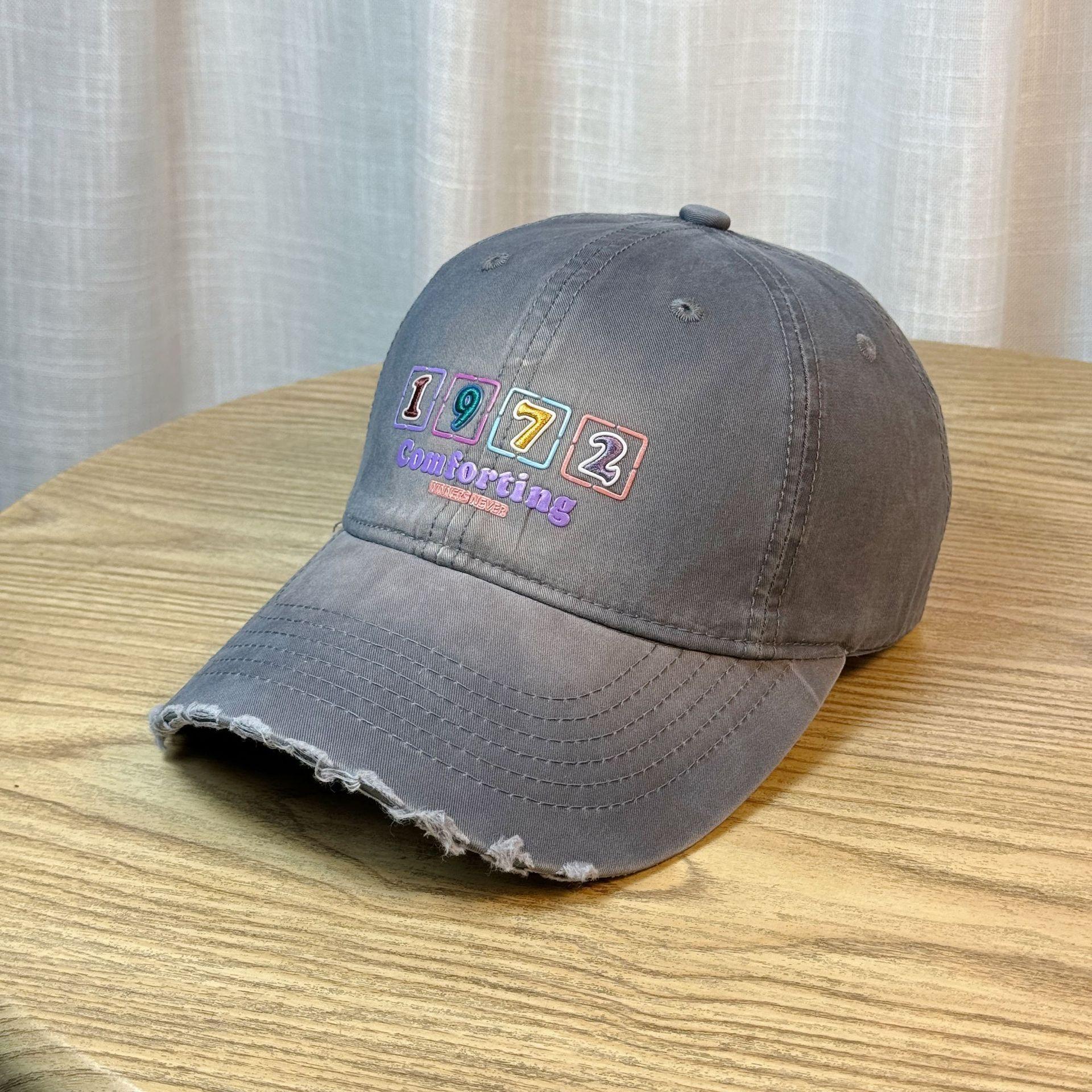 

Ink splashing hole fashion baseball cap women s spring and summer casual versatile cap sticker letter sun hat One size fits all сірий колір