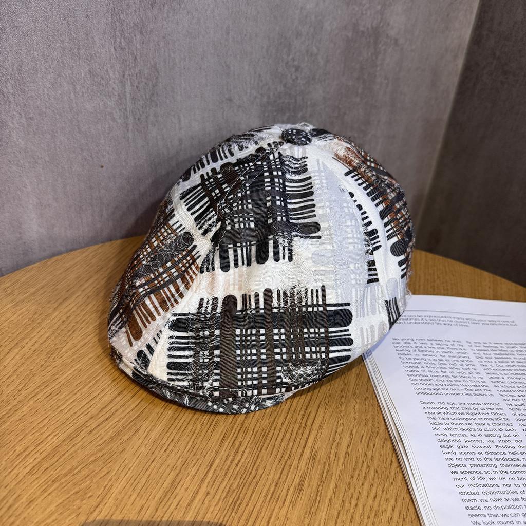 Forward Hat Retro With Featuring Graffiti Print Design And Short Brim For Daily