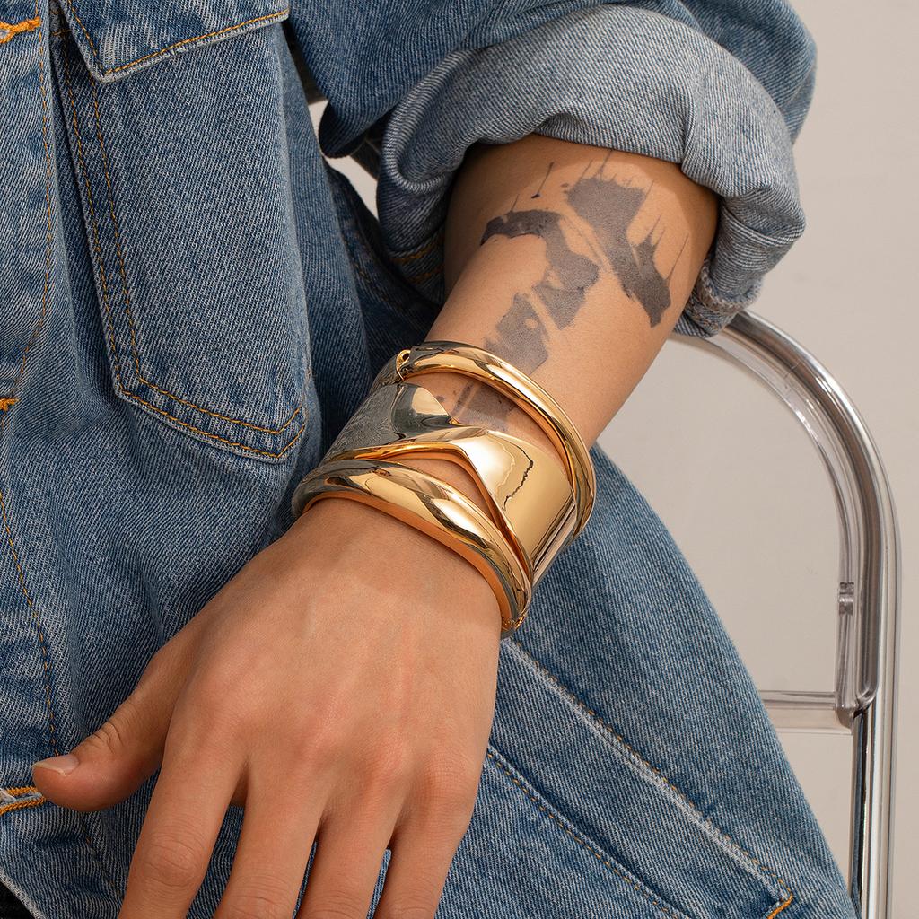 Metal Bracelet for Men Hip Hop Fashion Personality Smooth Spring Open Bracelet Irregular Men's Jewelry