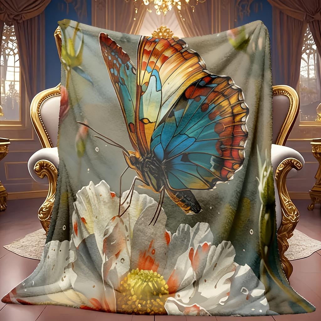 A Cozy Butterfly Floral Patterned Fleece Blanket, Featuring Soft High-Definition Digital Printing. It'S a Cooling Blanket Suitable for All Seasons, Ma